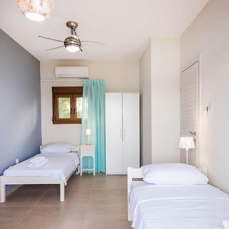 Nereus & Oceanus Beachfront Apartments, Lagonisi Beach #Feelslikehome 오르모스 파나기아스 외부 사진