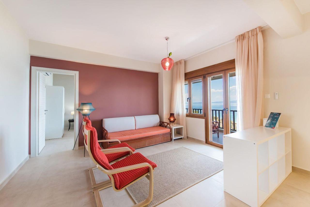 Nereus & Oceanus Beachfront Apartments, Lagonisi Beach #Feelslikehome 오르모스 파나기아스 외부 사진