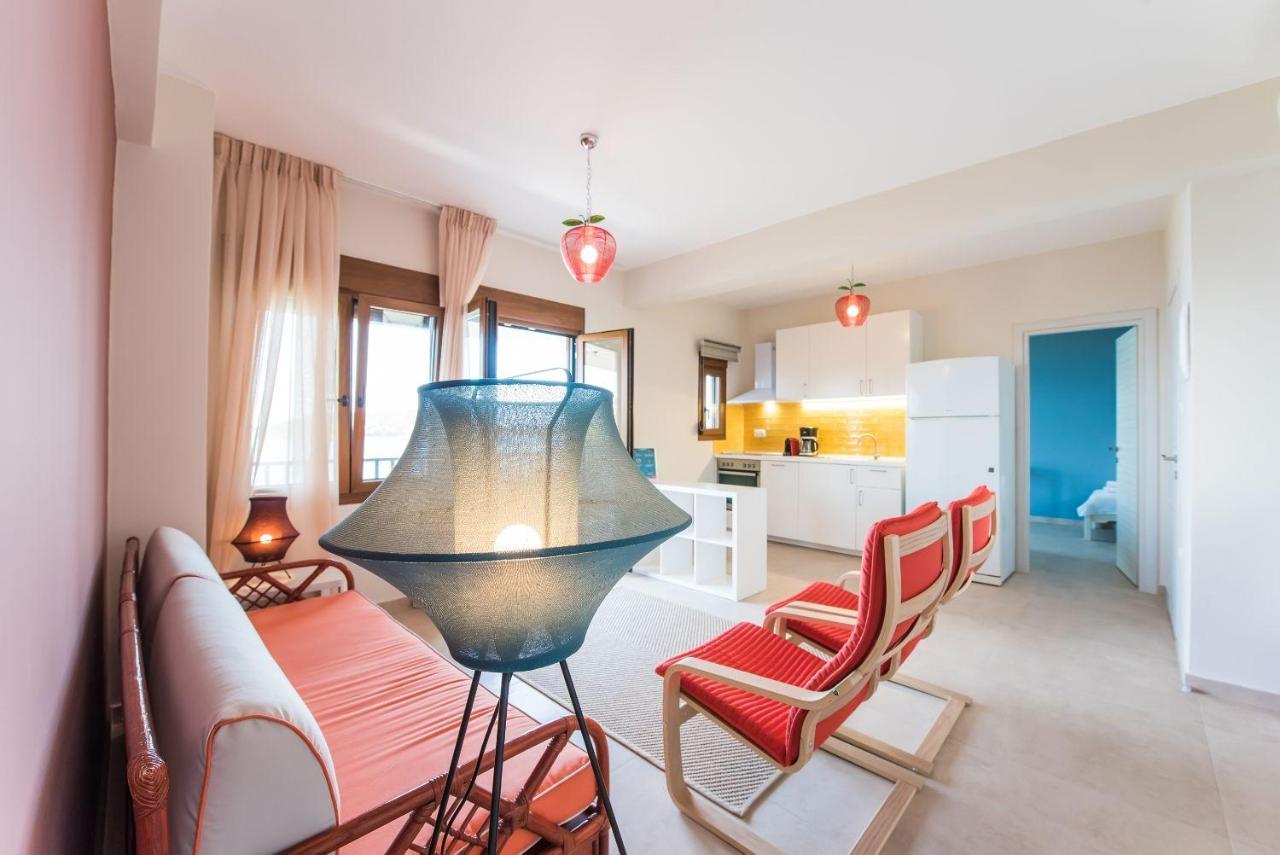 Nereus & Oceanus Beachfront Apartments, Lagonisi Beach #Feelslikehome 오르모스 파나기아스 외부 사진