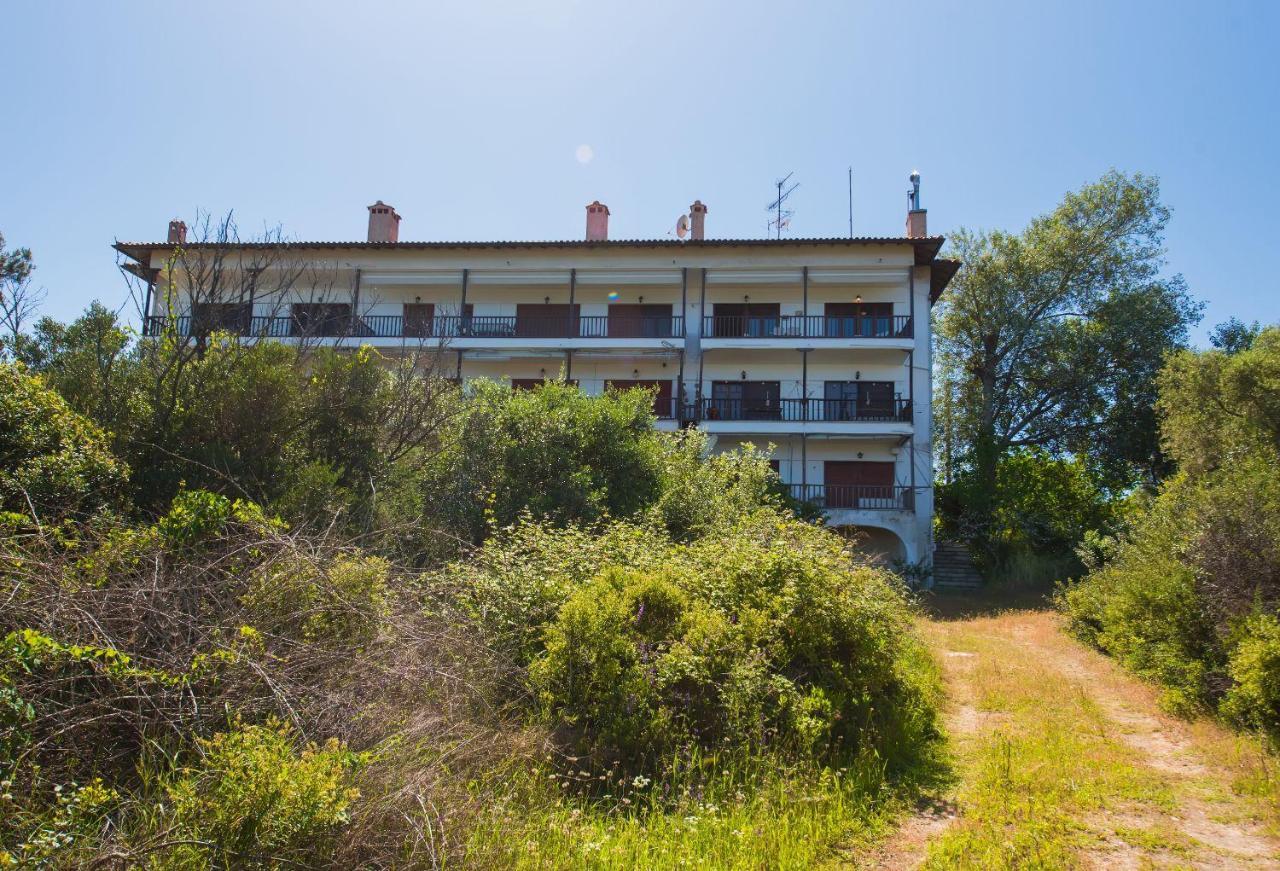 Nereus & Oceanus Beachfront Apartments, Lagonisi Beach #Feelslikehome 오르모스 파나기아스 외부 사진