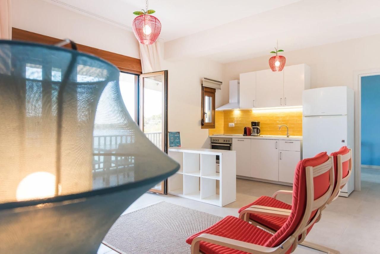 Nereus & Oceanus Beachfront Apartments, Lagonisi Beach #Feelslikehome 오르모스 파나기아스 외부 사진