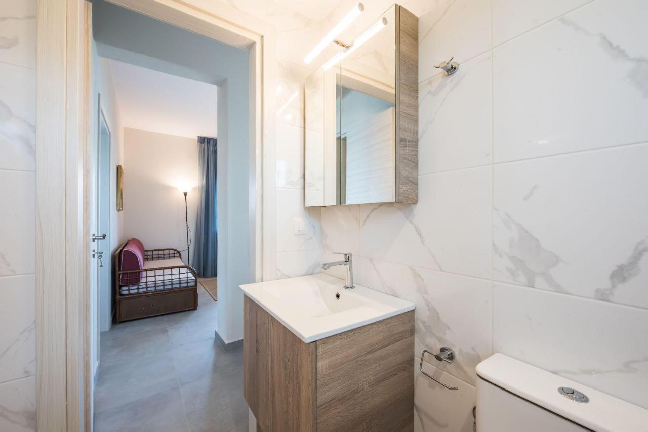 Nereus & Oceanus Beachfront Apartments, Lagonisi Beach #Feelslikehome 오르모스 파나기아스 외부 사진