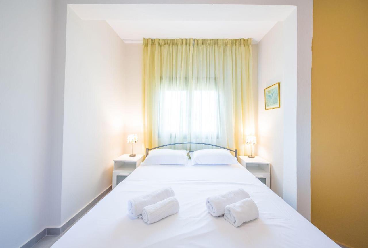 Nereus & Oceanus Beachfront Apartments, Lagonisi Beach #Feelslikehome 오르모스 파나기아스 외부 사진