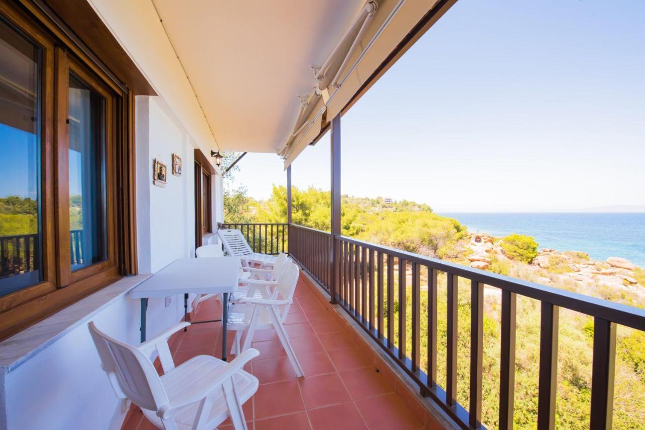 Nereus & Oceanus Beachfront Apartments, Lagonisi Beach #Feelslikehome 오르모스 파나기아스 외부 사진