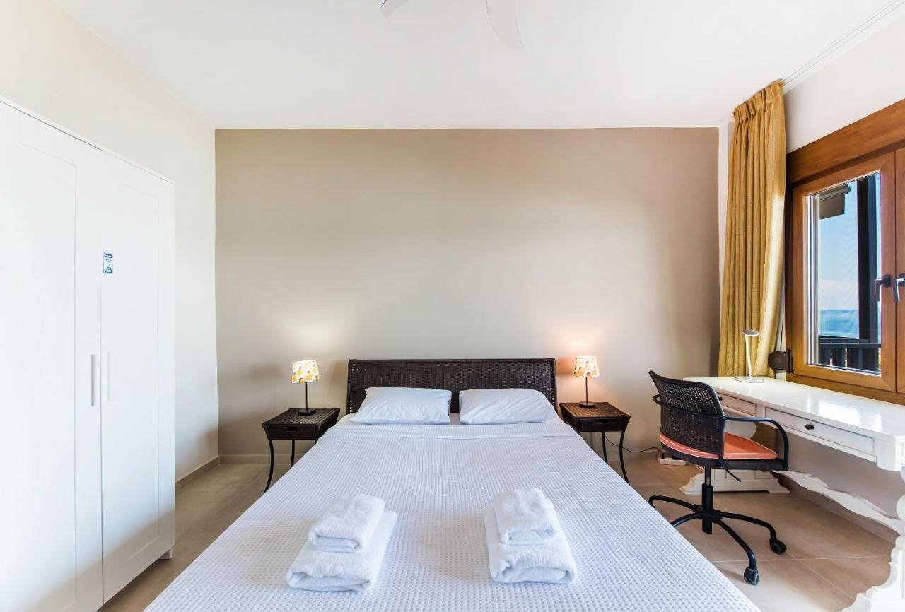 Nereus & Oceanus Beachfront Apartments, Lagonisi Beach #Feelslikehome 오르모스 파나기아스 외부 사진