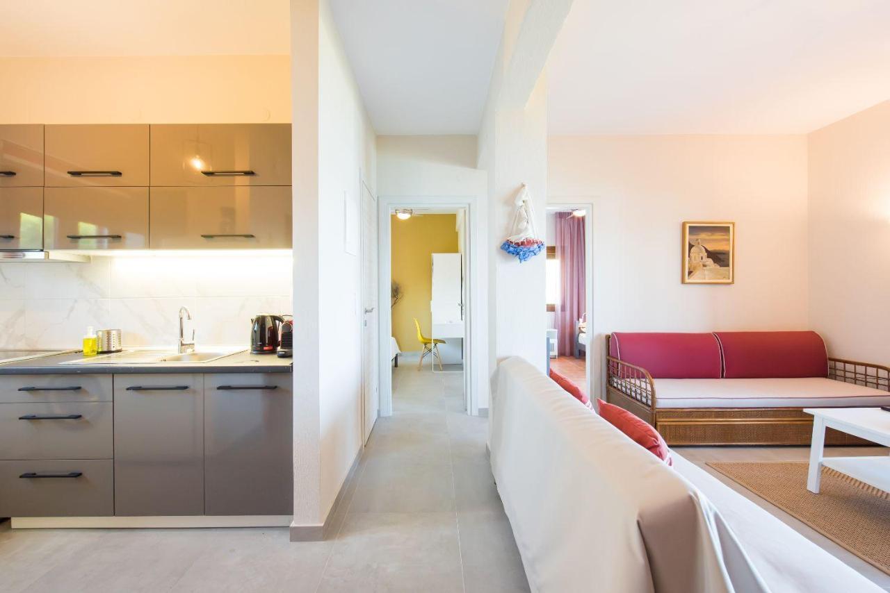 Nereus & Oceanus Beachfront Apartments, Lagonisi Beach #Feelslikehome 오르모스 파나기아스 외부 사진