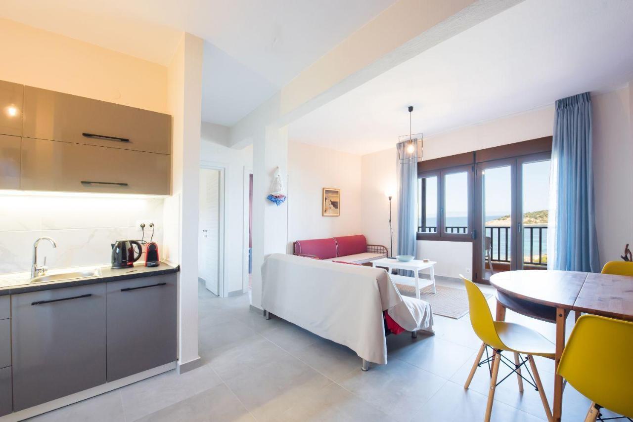 Nereus & Oceanus Beachfront Apartments, Lagonisi Beach #Feelslikehome 오르모스 파나기아스 외부 사진