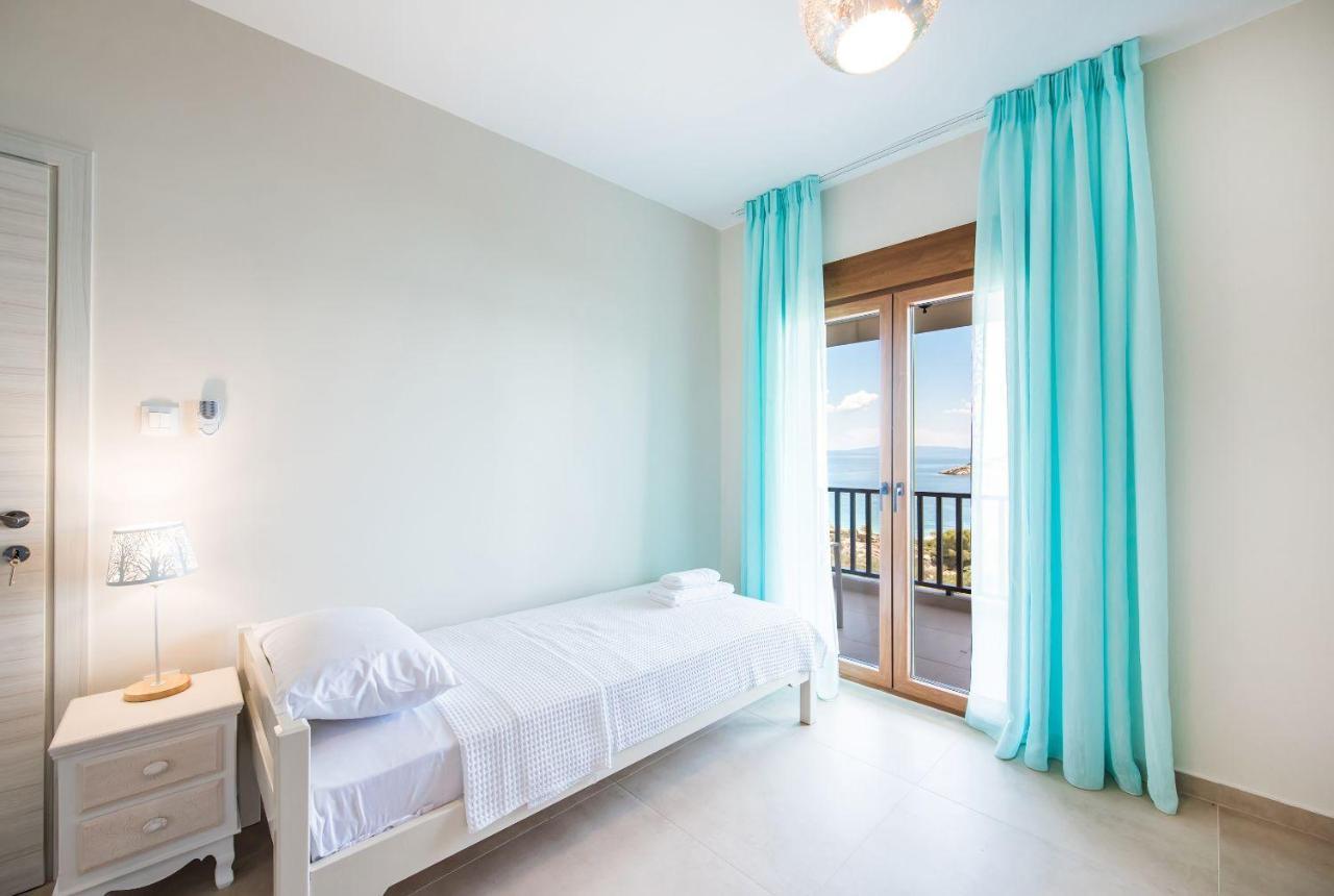 Nereus & Oceanus Beachfront Apartments, Lagonisi Beach #Feelslikehome 오르모스 파나기아스 외부 사진