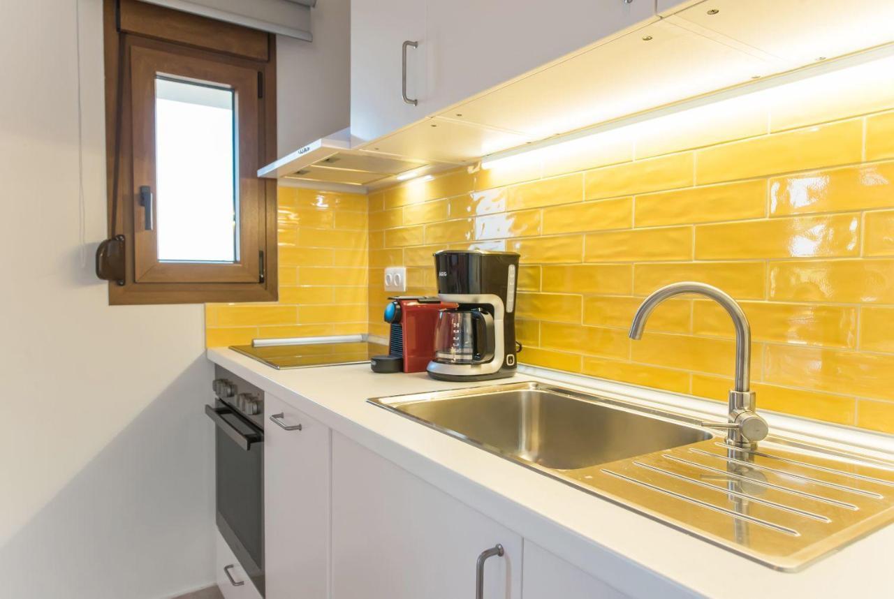 Nereus & Oceanus Beachfront Apartments, Lagonisi Beach #Feelslikehome 오르모스 파나기아스 외부 사진